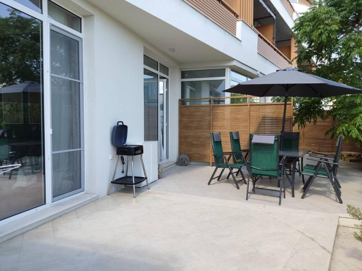 Las Brisas Garden Apartment Burgas Esterno foto